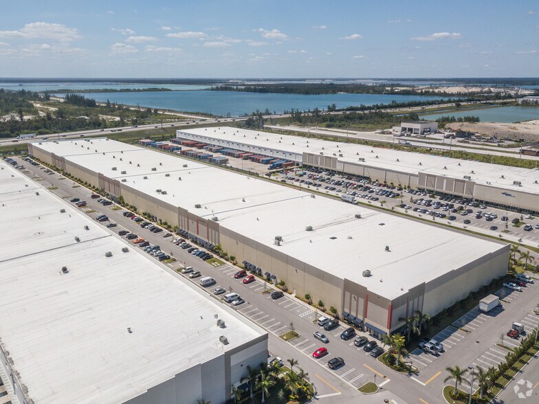 More Photos Of 11431 NW 107th St, Miami Warehouse For Lease