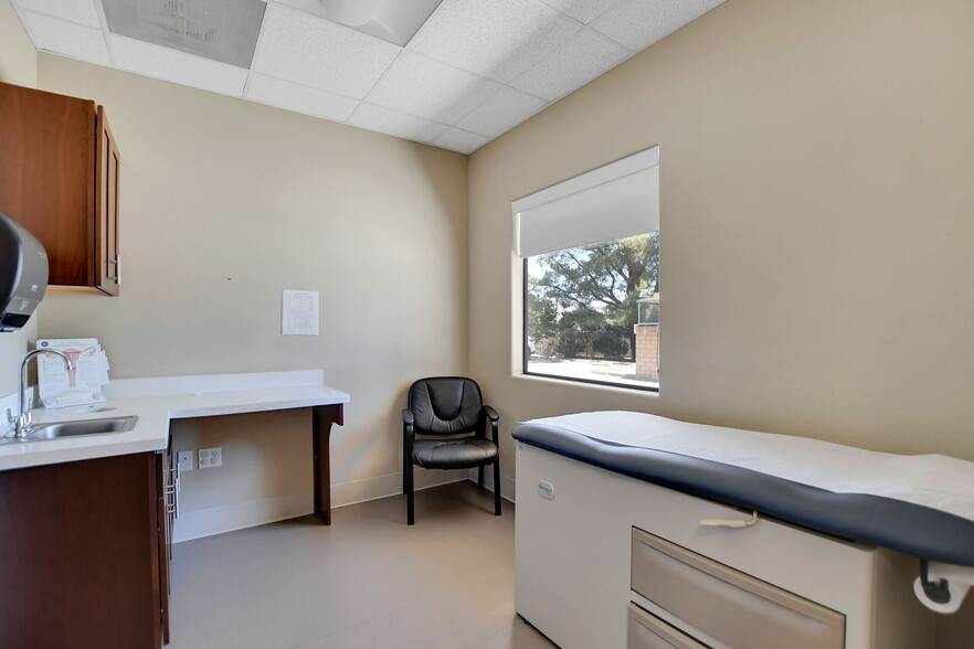 More Photos Of 264 N Highland Springs Ave, Banning Medical For Sale