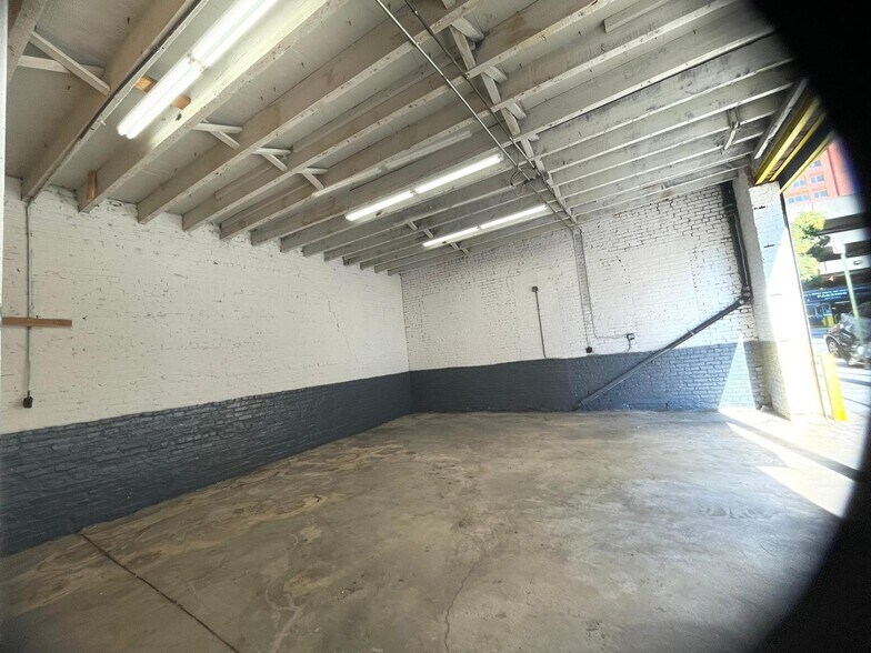 More Photos Of 405 Rider Ave, Bronx Warehouse For Lease