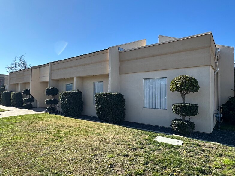 More Photos Of 2301 Coffee Rd, Modesto Medical For Lease