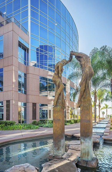 More Photos Of 1 Pointe Dr, Brea Office For Lease