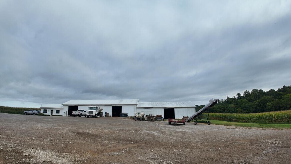 More Photos Of 117 Sartin Dr, Edmonton Freestanding For Sale