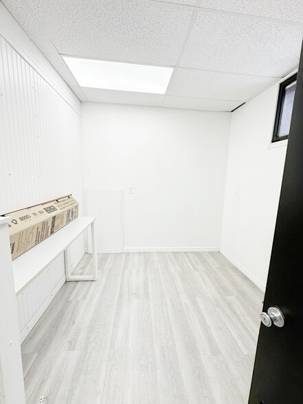 More Photos Of 1214 36th Ave, Astoria Storefront Retail Residential For Lease