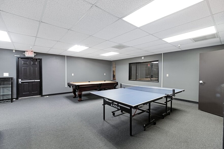 More Photos Of 6185 W Detroit St, Chandler Light Manufacturing For Sale