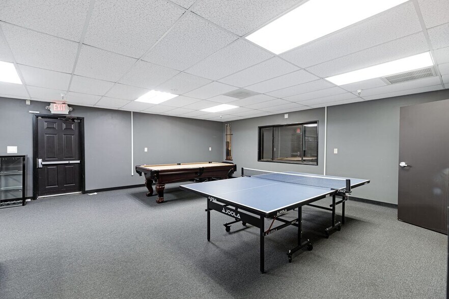 More Photos Of 6185 W Detroit St, Chandler Light Manufacturing For Lease