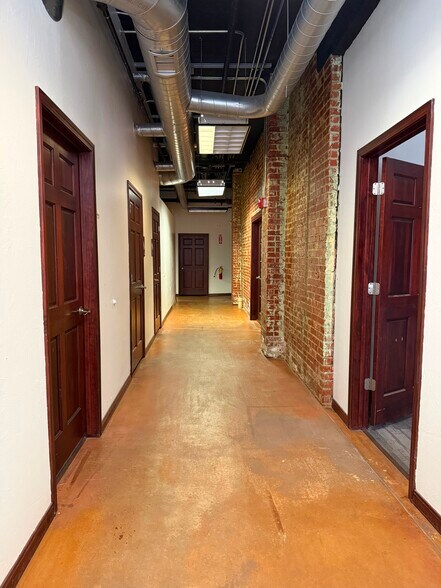 More Photos Of 601 N National Ave, Springfield Office For Lease