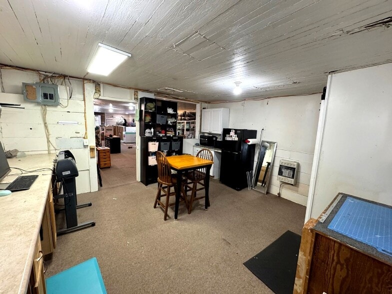 More Photos Of 40 Court Sq, Ashland Restaurant For Sale