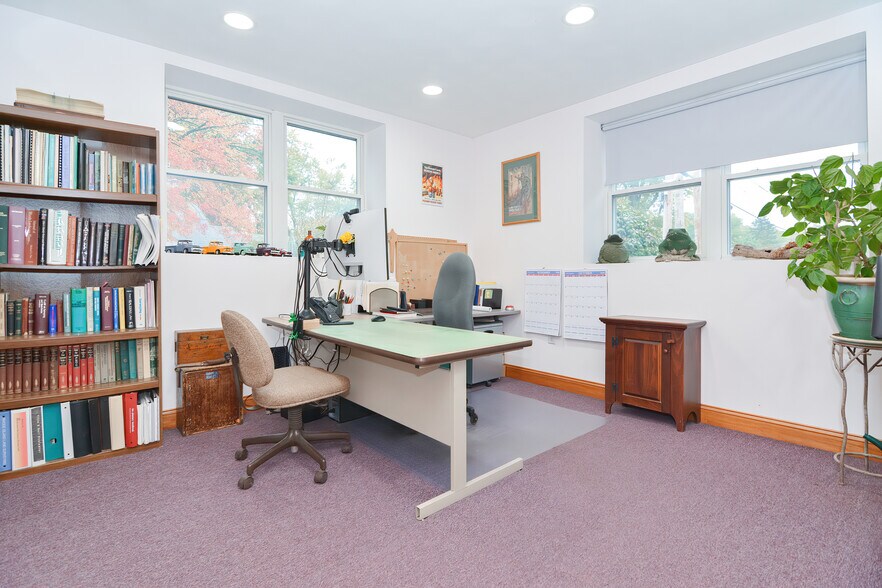 More Photos Of 19 Exchange St, Holliston Office For Lease