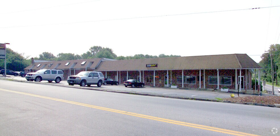 More Photos Of 15 E Main St, Plainfield Storefront Retail Residential For Lease