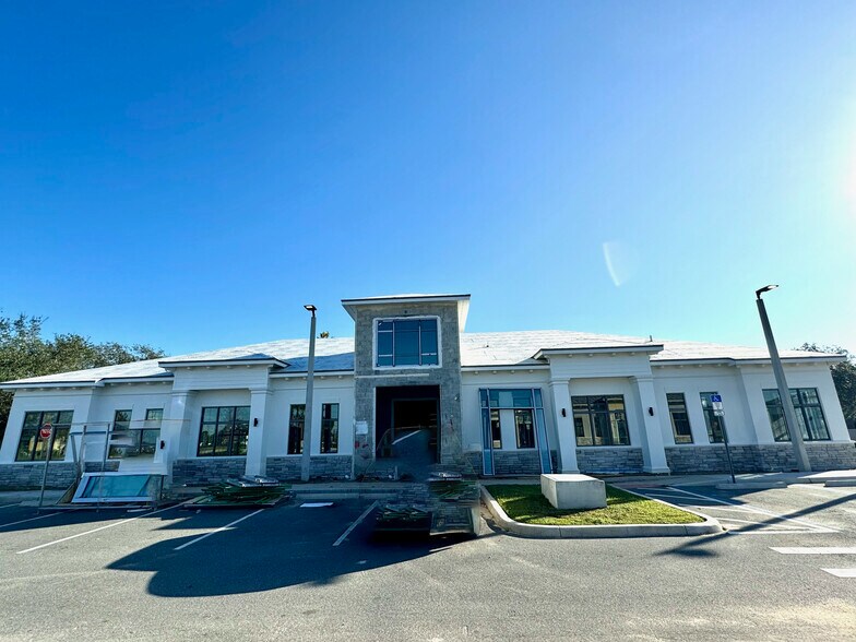 More Photos Of 16608 Sunrise Lakes Blvd, Clermont Medical For Sale
