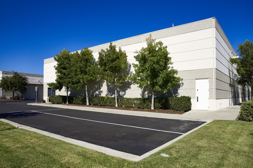 More Photos Of 2360 E Sturgis Rd, Oxnard Warehouse For Sale