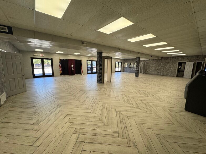More Photos Of 10408 State Highway 64 E, Tyler Theater Concert Hall For Sale