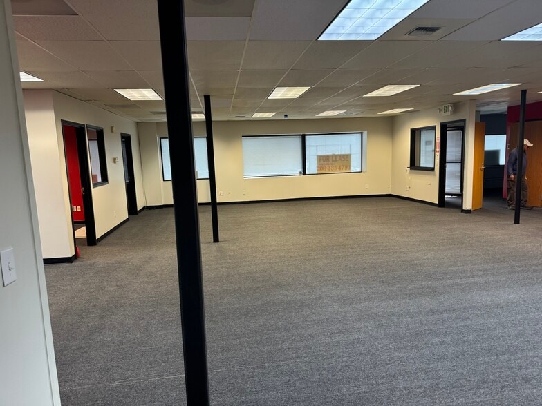 More Photos Of 407 W Gowe St, Kent Office For Lease