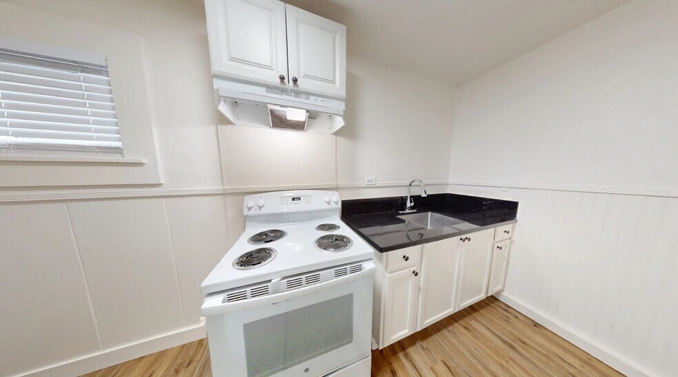 More Photos Of 2715 Twin View Blvd, Shasta Lake Multifamily For Sale