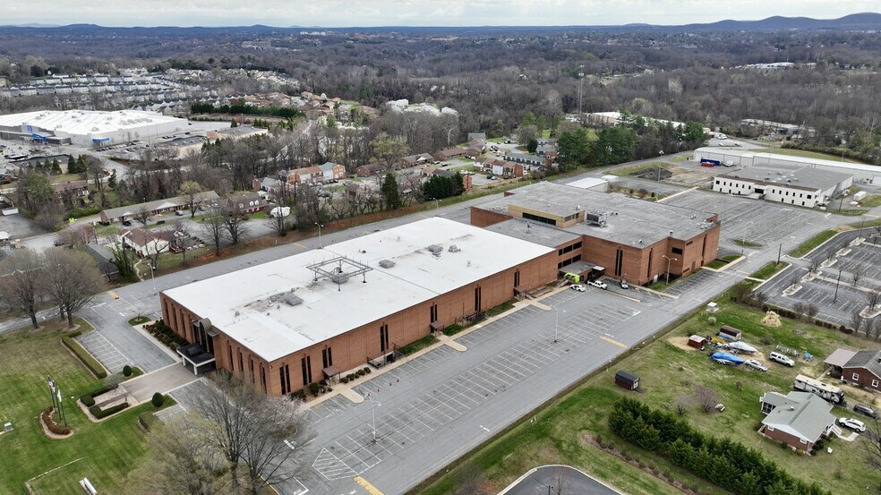 More Photos Of 3315 Old Forest Rd, Lynchburg Office For Sale