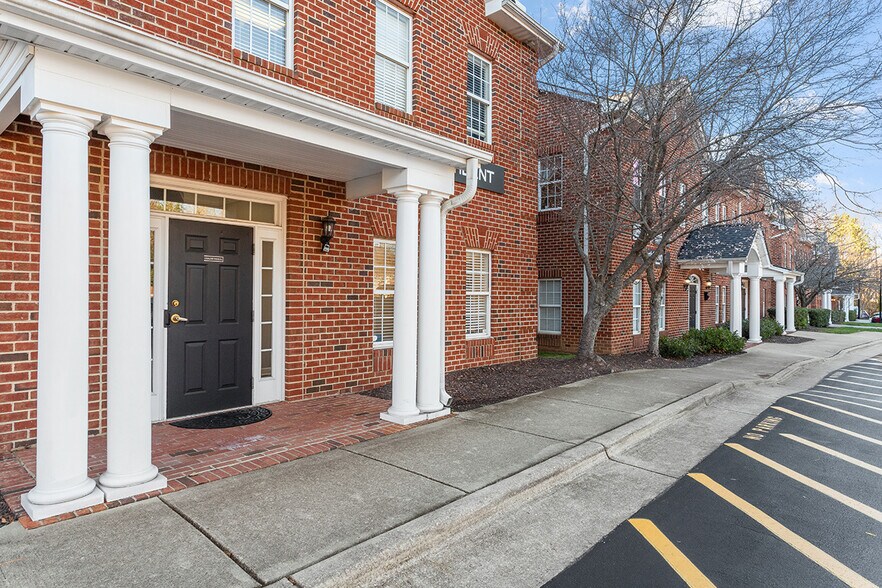 More Photos Of 6501 Creedmoor Rd, Raleigh Office Residential For Lease