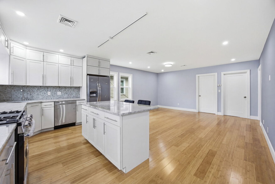 More Photos Of 96 Coale Ave, Staten Island Multifamily For Sale