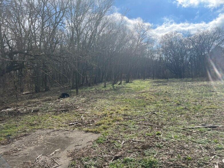 More Photos Of 915 1st Ave, Mount Pleasant Land For Sale