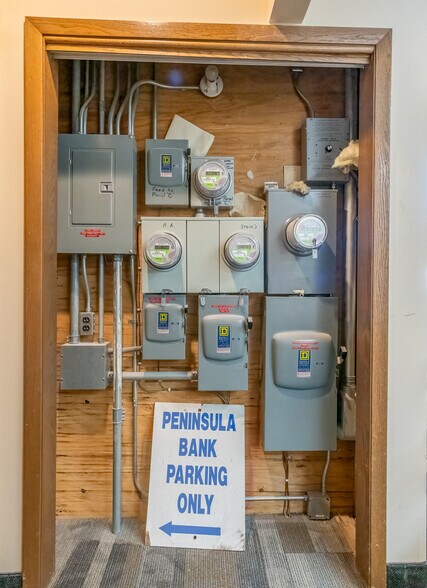 More Photos Of 100-106 S Main st, Ishpeming Flex For Sale