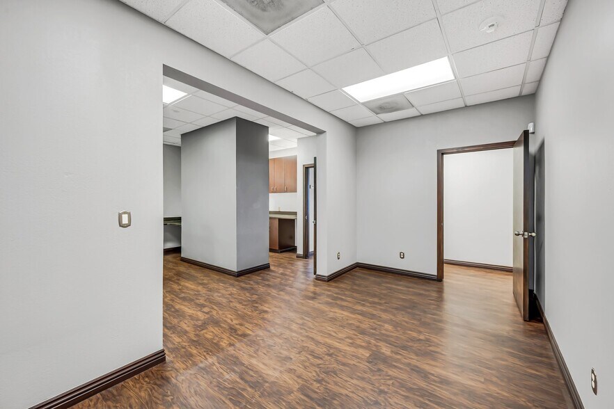 More Photos Of 145 E University Dr, Mesa Office For Lease