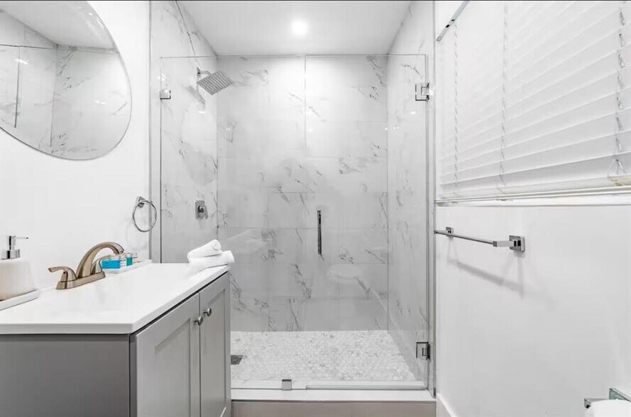 More Photos Of 2617 NE 13th Ct, Fort Lauderdale Apartments For Sale