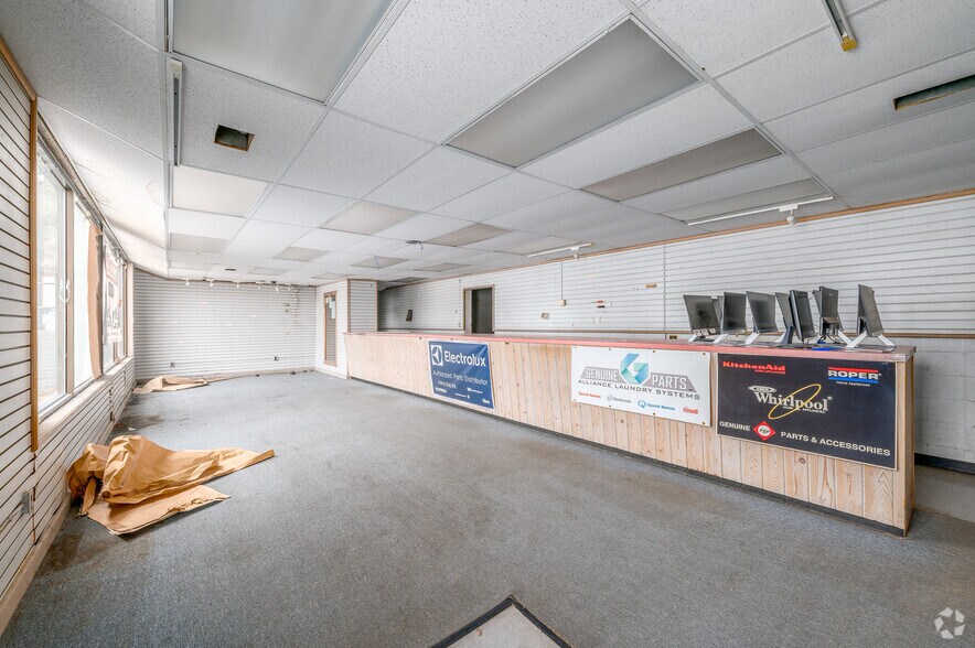 More Photos Of 630 Maryland Ave, Charleston Warehouse For Lease