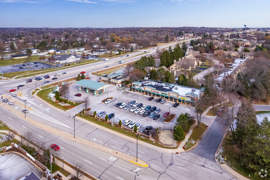 More Photos Of 3930-3970 N Brookfield Rd, Brookfield Unknown For Lease