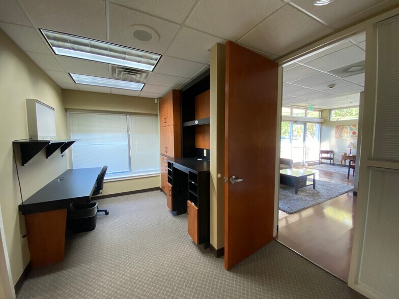 More Photos Of 784 Prince Ave, Athens Medical For Sale