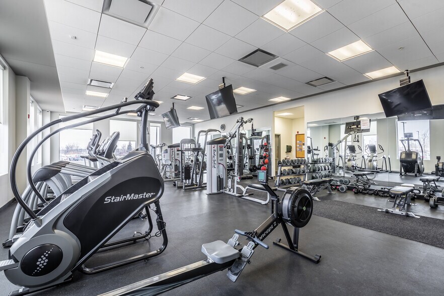 More Photos Of 2600 Boul Alfred-Nobel, Montréal Office For Lease