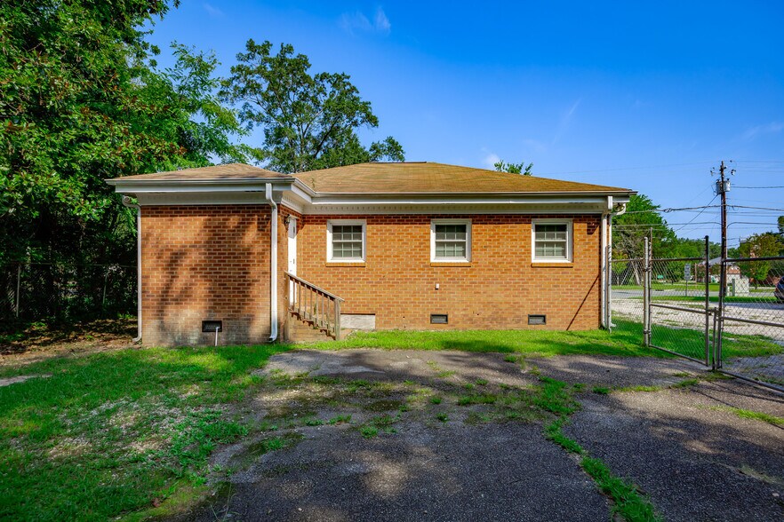 More Photos Of 211 Kershaw St, Cheraw Medical For Sale