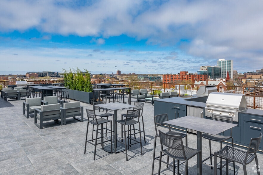 More Photos Of 3460 N Broadway St, Chicago Apartments For Lease