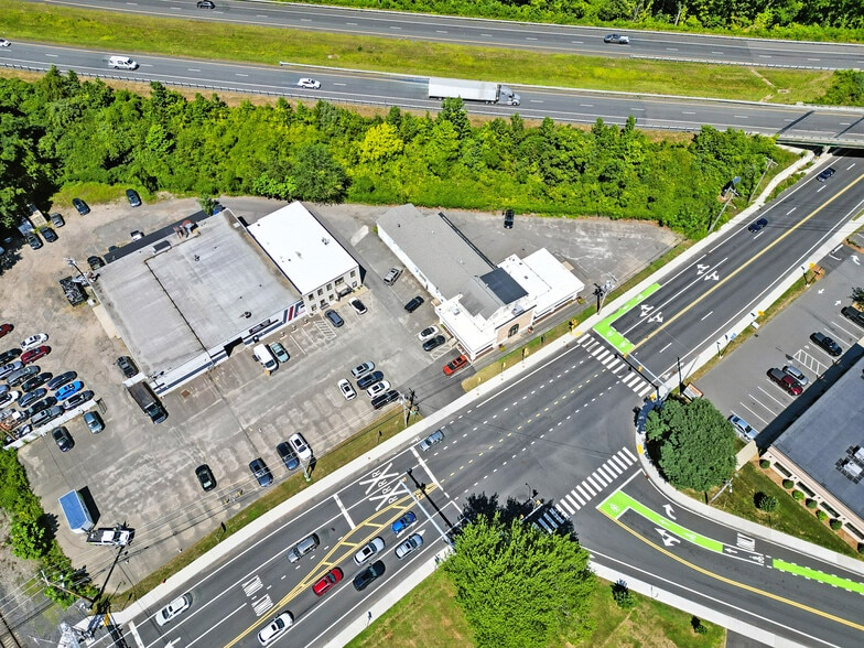More Photos Of 48 Damon Rd, Northampton Auto Dealership For Lease