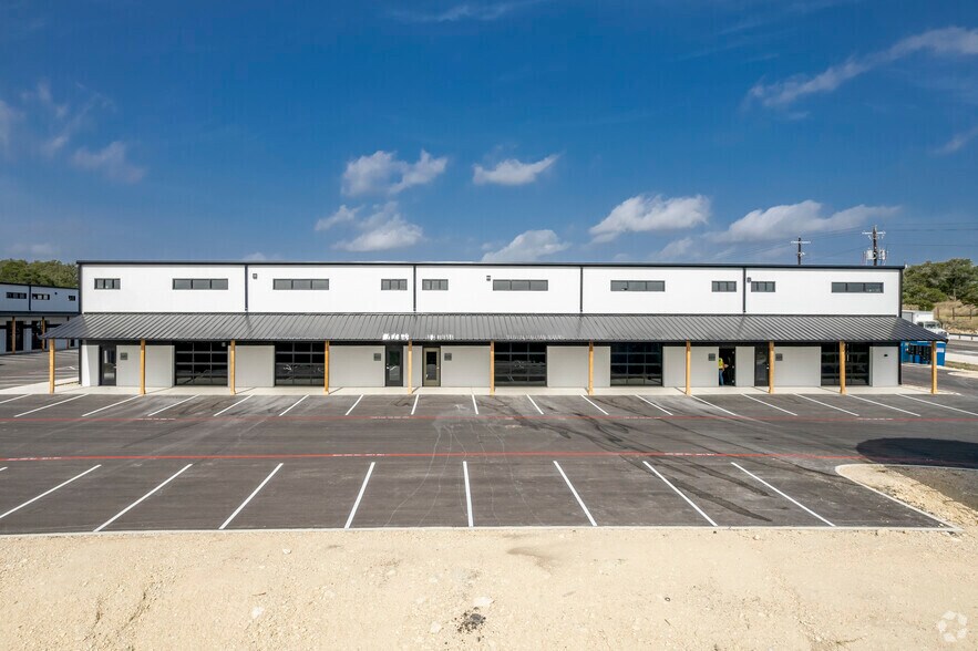 More Photos Of 529 E US HWY, Boerne Unknown For Lease