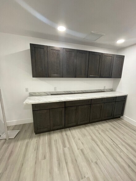 More Photos Of 355 Tortoise View Dr, Satellite Beach Warehouse For Lease