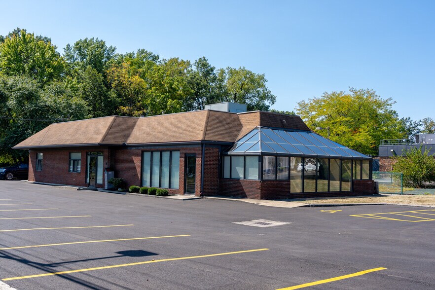 Primary Photo Of 1351 Mt Vernon Ave, Marion Freestanding For Lease