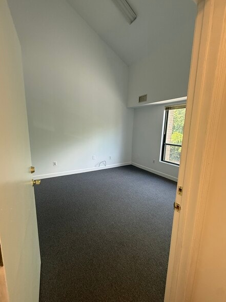 More Photos Of 8569-8573 Sudley Rd, Manassas Medical For Sale
