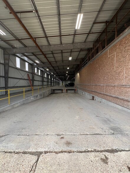 More Photos Of 101 W 4th St, Freeport Warehouse For Sale