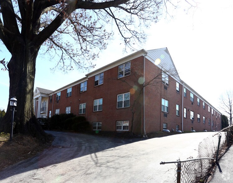 More Photos Of 34 W Montgomery Ave, Ardmore Apartments For Lease