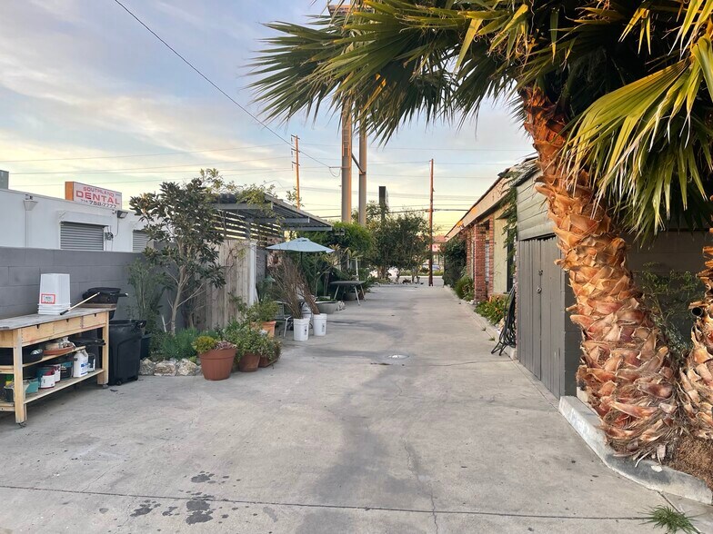 More Photos Of 10616-10622 Katella Ave, Anaheim Loft Creative Space For Sale