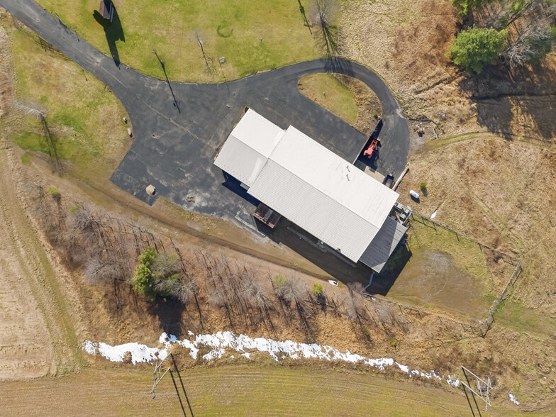 More Photos Of 1908 Water Level Rd, Somerset Specialty For Sale