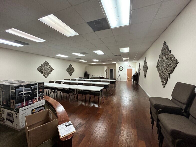 More Photos Of 14337 Annutalaga Ave, Brooksville Warehouse For Sale