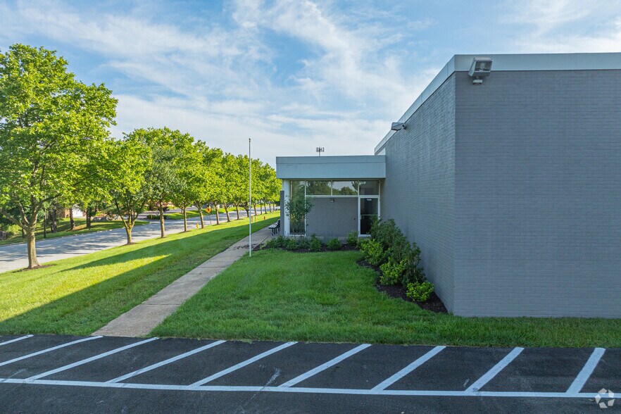 More Photos Of 7200 Standard Dr, Hanover Warehouse For Lease