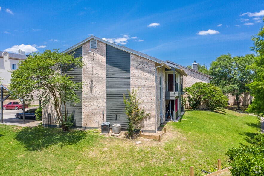 More Photos Of 1000 E University Dr, College Station Apartments For Sale