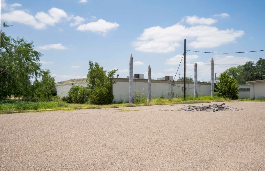 More Photos Of 1214 S Bridge Ave, Weslaco Schools For Sale
