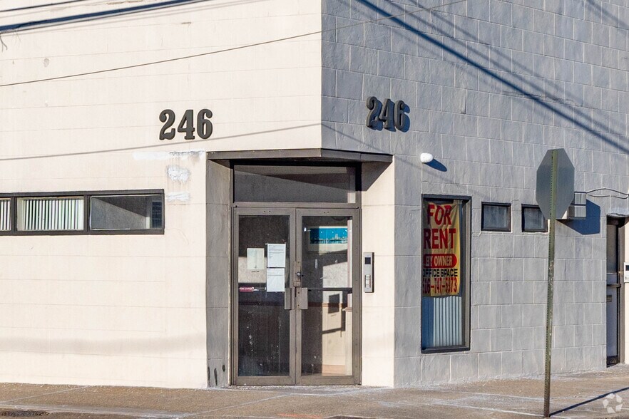 More Photos Of 246 Mineola Blvd, Mineola Office Residential For Lease
