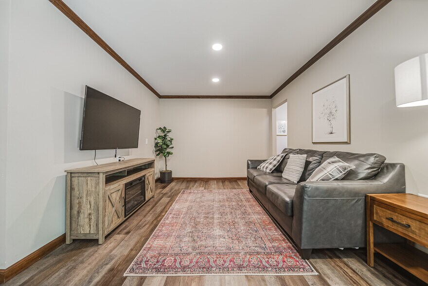 More Photos Of 23095 Buena Vista Rd, Rockbridge Apartments For Sale