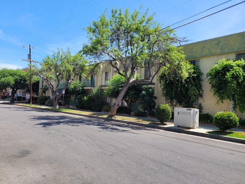 More Photos Of 5130 Yarmouth Ave, Encino Apartments For Sale