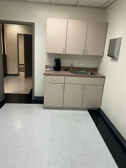 More Photos Of 510 Darby Rd, Havertown Medical For Sale