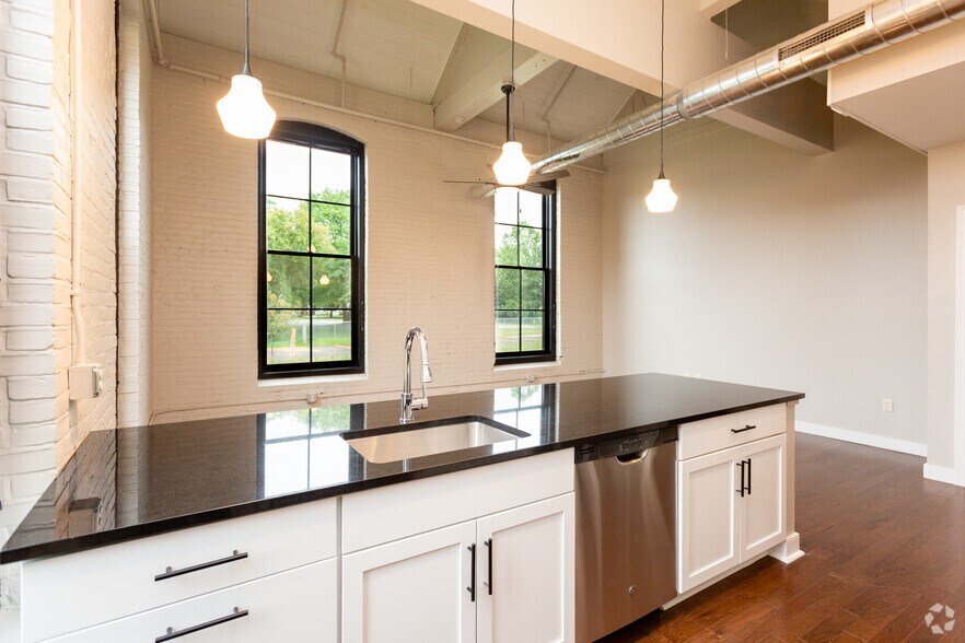 More Photos Of 811-827 Court St, Utica Apartments For Lease