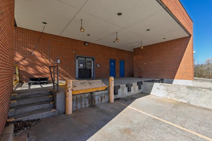 More Photos Of 261 E Palmer St, Franklin Manufacturing For Sale